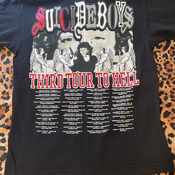 Greyday Tour 2022 shirt with cut collar barely worn - Picture 2 of 3